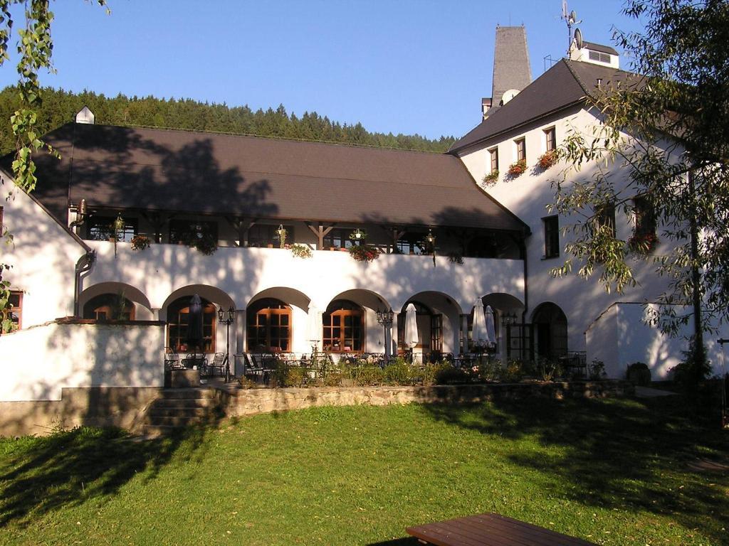 Hotel Ruze Rožmberk nad Vltavou Zewnętrze zdjęcie